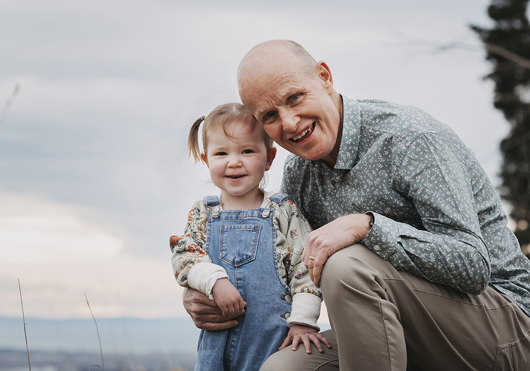 Family Portraits in Italy. Family Portraits in Rome, Naples, and Amalfi Coast. Family Friendly Activities in Italy. Best Italian Photographer. Family portraits with grandparents in italy, grandfather and granddaughter enjoying a moment and happy.
