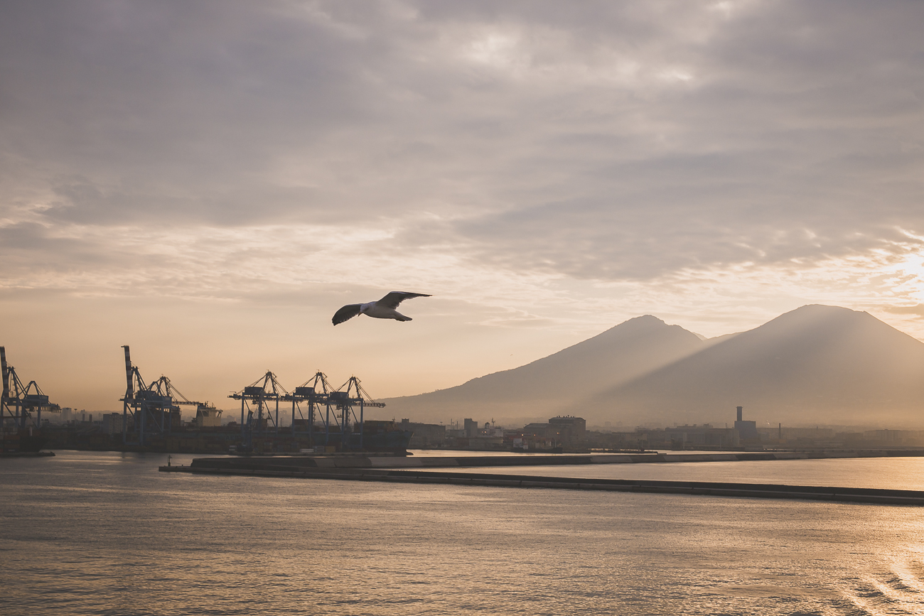 Family Portraits in Italy. Family Portraits in Rome, Naples, and Amalfi Coast. Family Friendly Activities in Italy. Best Italian Photographer. Family-Friendly boat trips in italy at sunset.